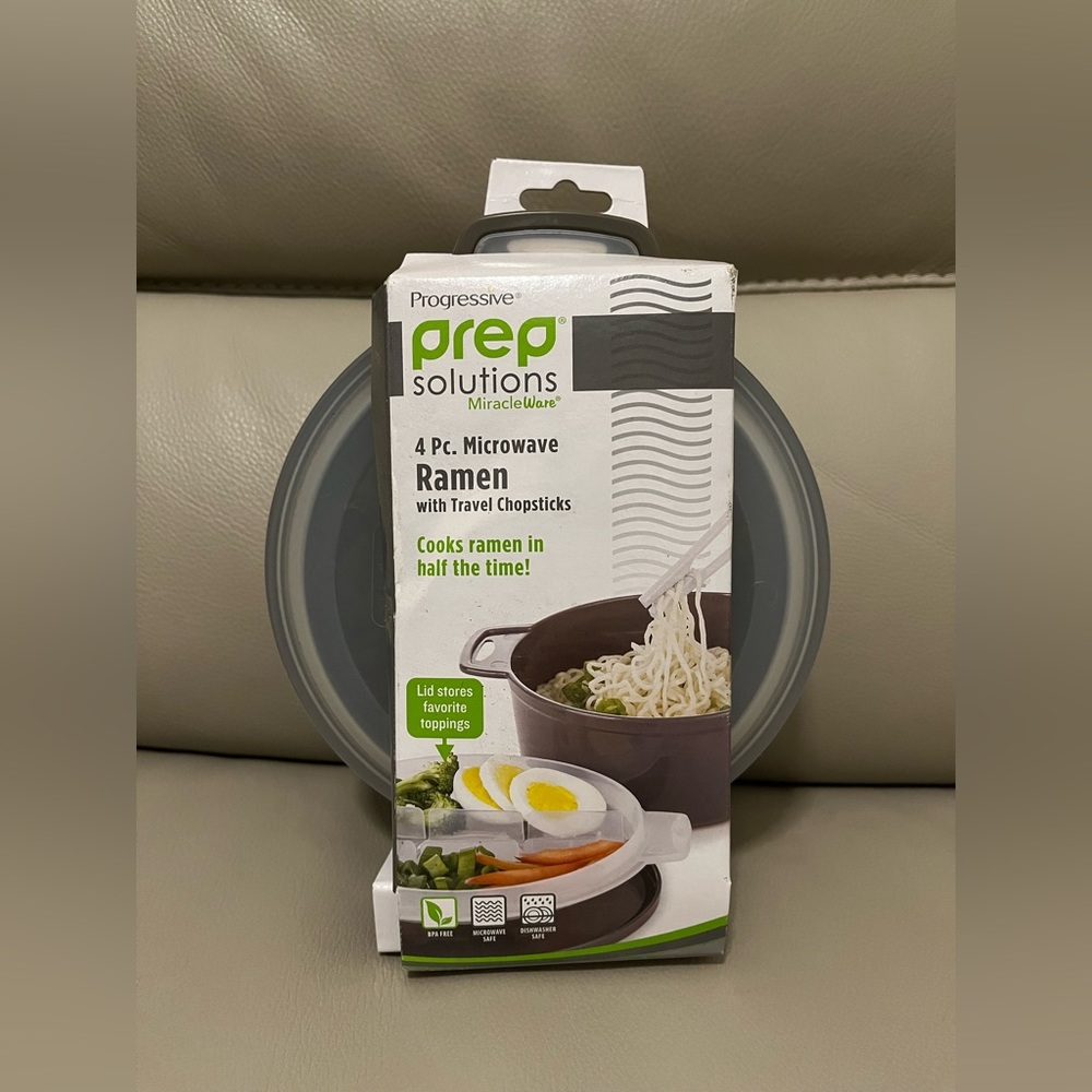 New 4pc. Microwave Ramen with Travel Chopsticks